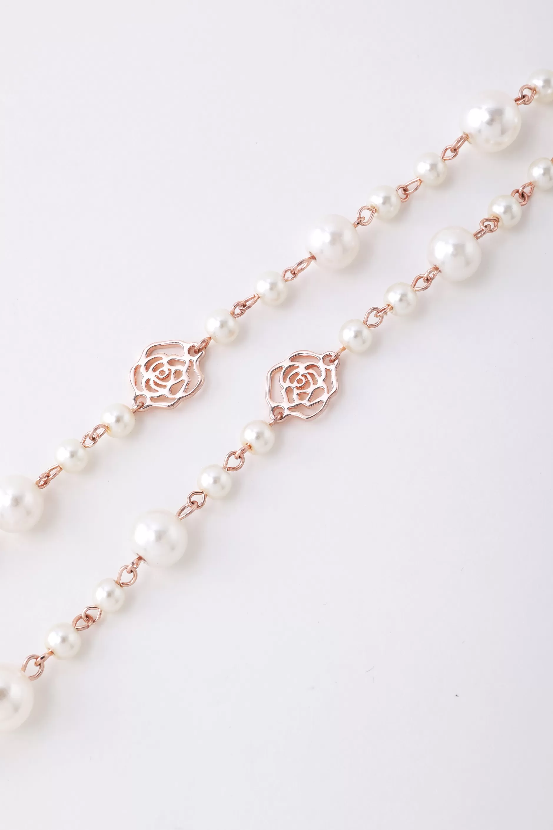 Faux Pearls Rose Necklace-BABEYOND Fashion