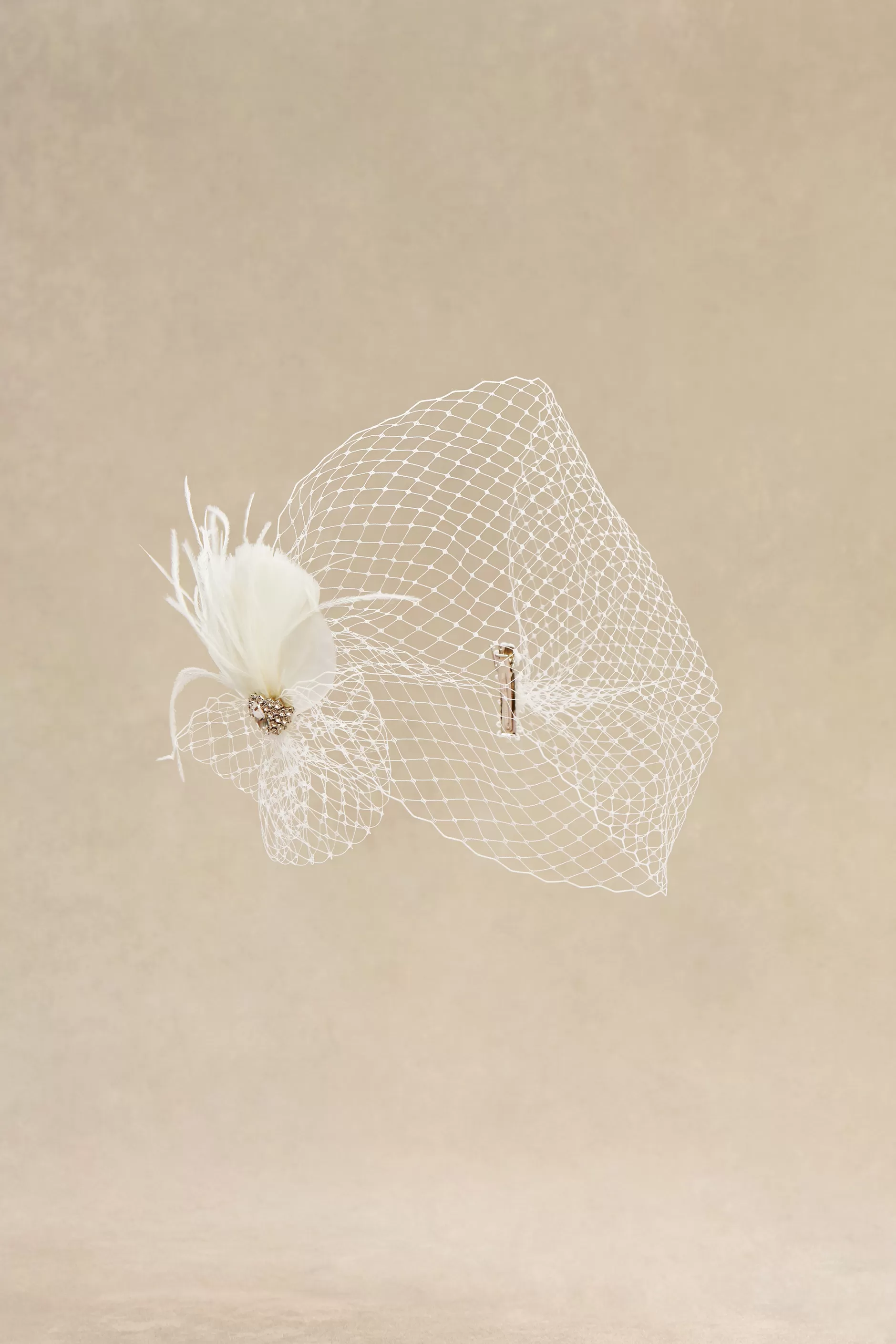 Rhinestone Studded Veil Feather Fascinator-BABEYOND Sale